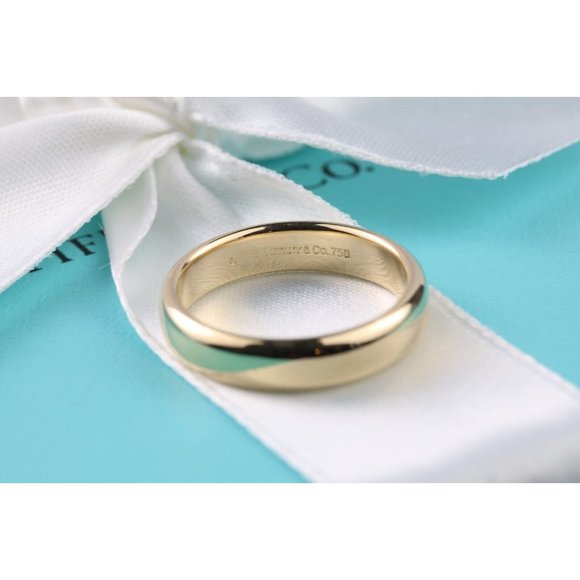 Tiffany & Co. 18k Yellow Gold 4.5mm Dome Wedding Band Size 7 Ring w/ Box - Picture 4 of 16